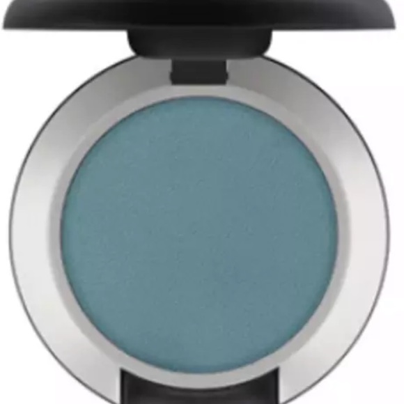 MAC Powder Kiss Soft Matte Eye Shadow Good Jeans - Picture 7 of 7